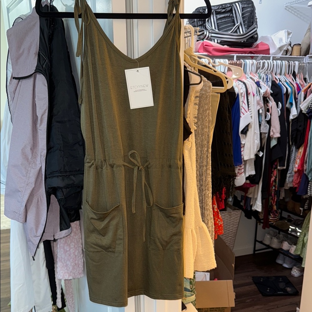 Green Sleeveless Scoop Neck Sundress